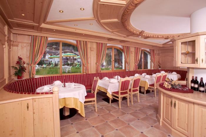 Hotel Jagdhof セルヴァ・ディ・ヴァル・ガルデーナ エクステリア 写真