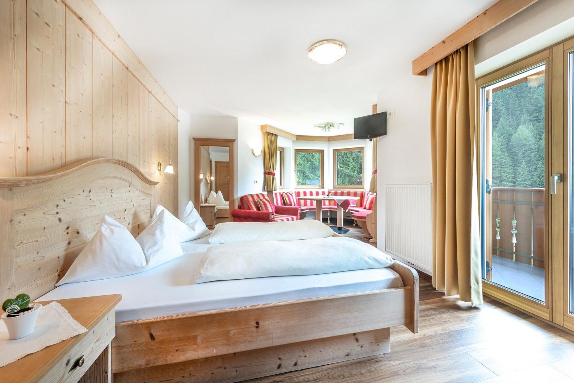 Hotel Jagdhof セルヴァ・ディ・ヴァル・ガルデーナ エクステリア 写真
