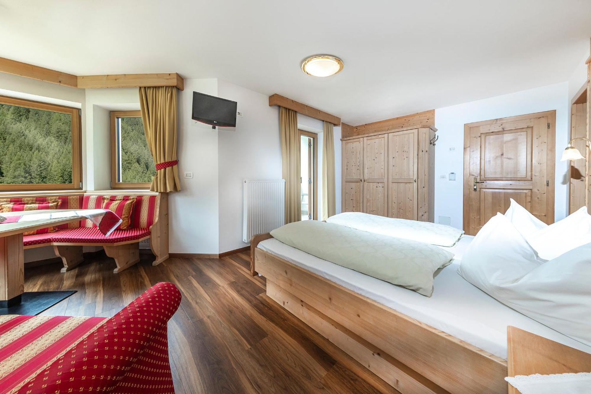 Hotel Jagdhof セルヴァ・ディ・ヴァル・ガルデーナ エクステリア 写真