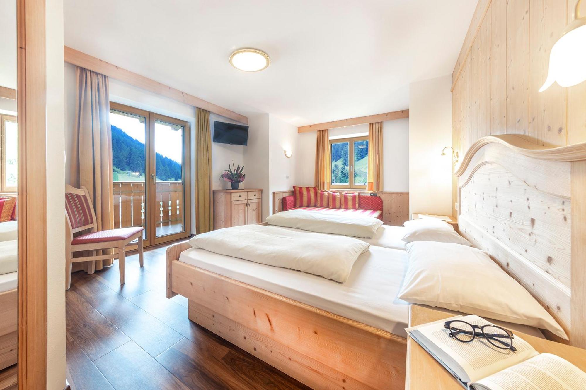 Hotel Jagdhof セルヴァ・ディ・ヴァル・ガルデーナ エクステリア 写真